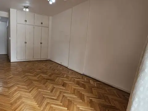 Av Del Libertador 2400, Piso 3