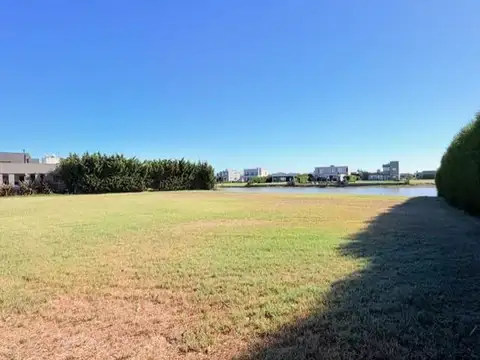 Terreno en Venta de 742,0 m2