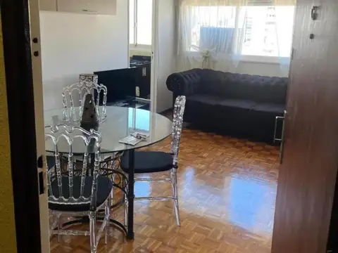 Esmeralda 800, Piso 16