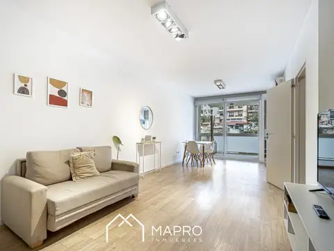 Amplio Monoambiente con patio y balcón en Recoleta