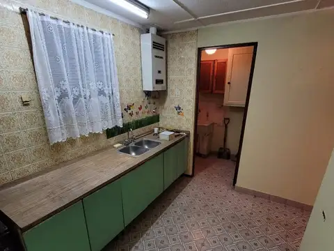 Casa 5 ambientes con 1 baño