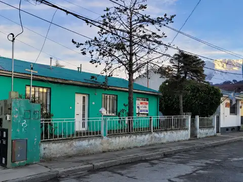 Monseñor Fagnano 300