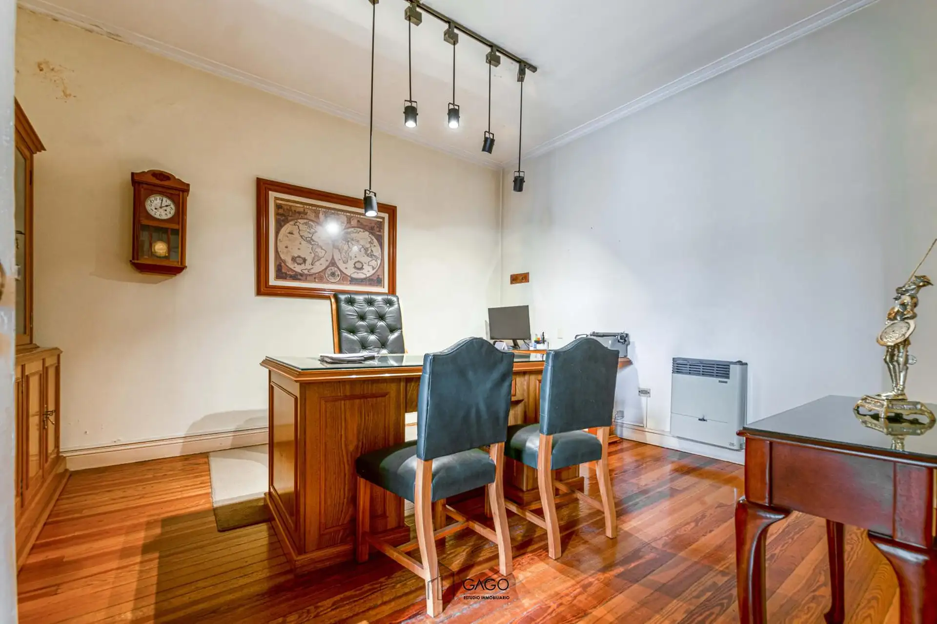 En venta Casa + Oficinas en Pompeya