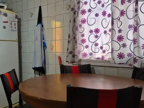 Casa 5 ambientes con 1 baño