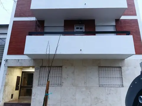 Llavallol 3500, Piso PB