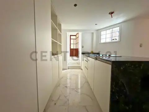 Depto Tipo Casa 6 ambientes con 2 baños