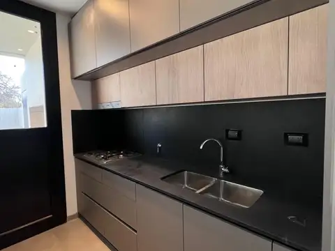 Casa en Alquiler al Este