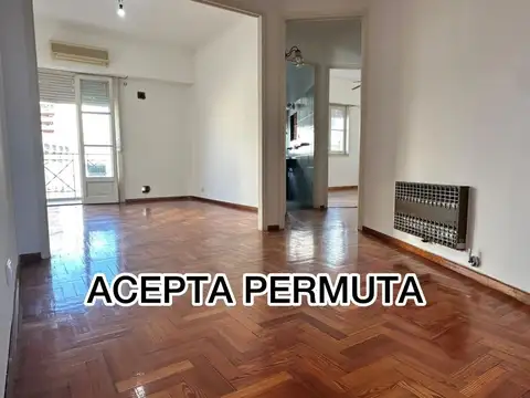 3 ambientes c/servicio dependencia a 100 Mts. De Av. Mitre.