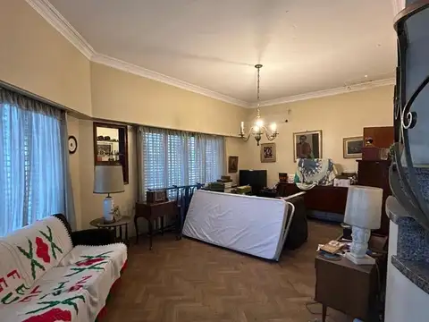 Casa 6 ambientes con 1 baño