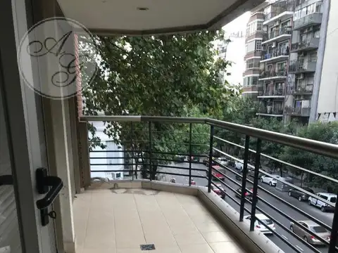 PISO DE 3AMB SOBRE AV. JUAN B ALBERDI | BALCON TERRAZA | AMENITIES | BAULERA