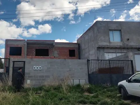 CASA A TERMINAR+CASA PREFABRICADA CORDON FORESTAL 
