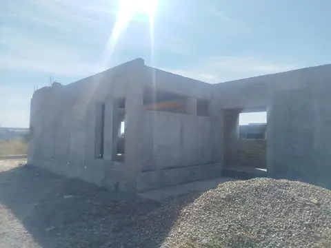 CASA EN B° PRIVADO DE MAIPÚ CON PILETA OPORTUNIDAD