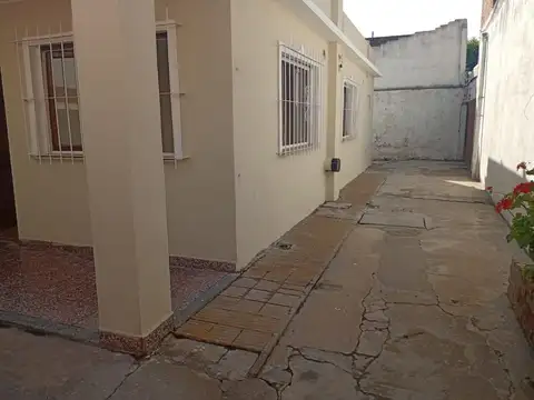 Casa en Alquiler en Bella Vista, $ 800.000