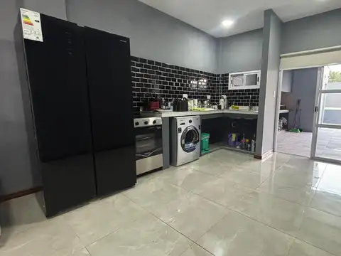 Casa 3 ambientes con 2 baños
