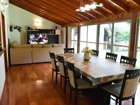 Casa 4 ambientes con 3 baños