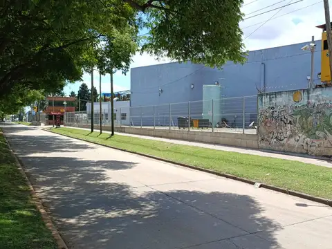 Av H Yrigoyen nº 15892 E/ Ortiz y Junin