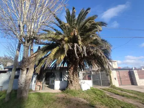VENTA CASA 4 AMB + UN DPTO 3 AMB MAR DEL PLATA