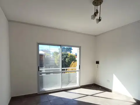 Departamento en Alquiler en Villa Maipú, $ 650.000