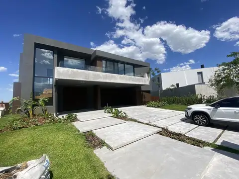 MARINAS PUERTO ESCOBAR