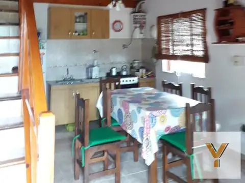 Casa 5 ambientes con 2 baños