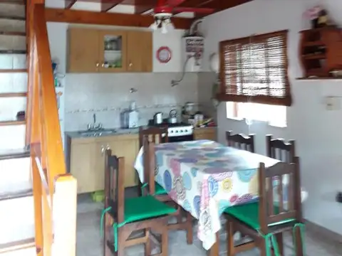 Casa 5 ambientes con 2 baños