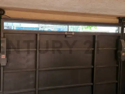 Casa en Venta con 5 cocheras