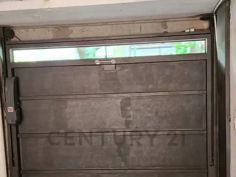 Casa 10 ambientes con 3 baños