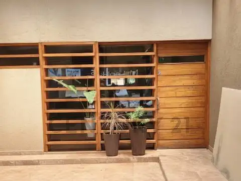 Casa 10 ambientes con 3 baños