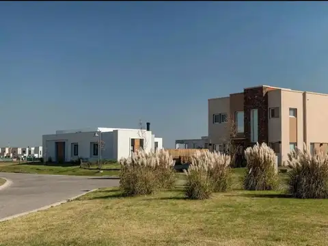 VENTA-Lote - Terreno a la laguna en Canning - Barrio la Demasía