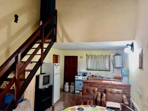 Casa 6 ambientes con 2 baños