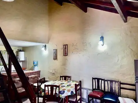 Casa en Venta con 3 cocheras