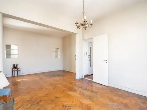 Departamento 2 dorm con dependencias a reciclar