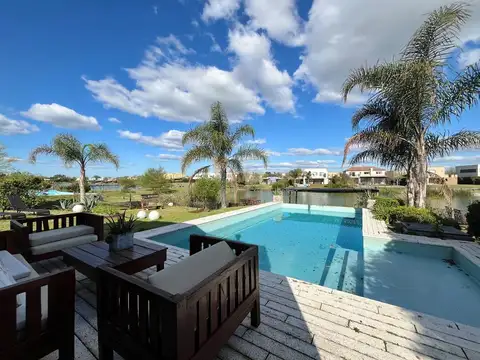 Casa  en Venta en San Benito, Villanueva, Tigre