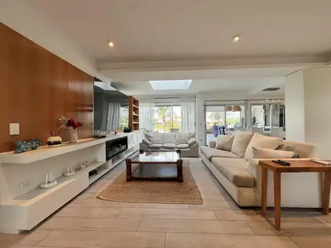 Casa en Venta en San Benito, USD 650.000