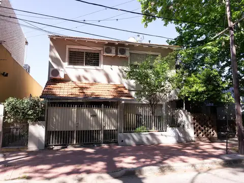 Rivadavia  al 1700