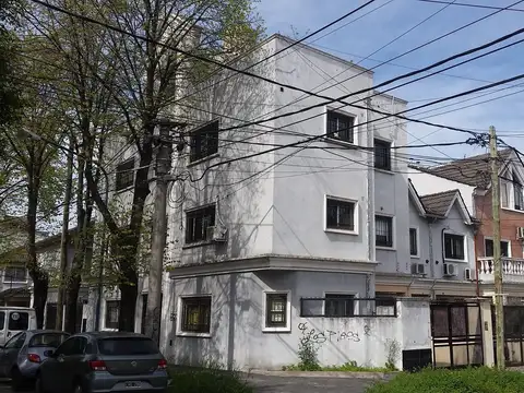 Departamento en planta baja con patio y cochera!!!