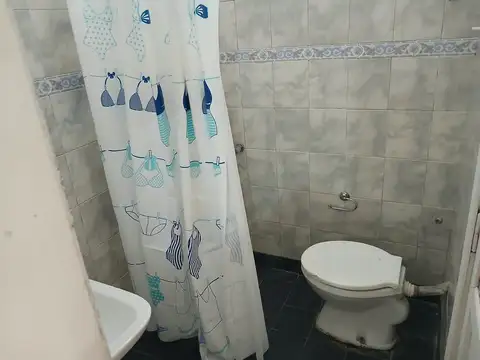 Depto Tipo Casa en Alquiler en Wilde, $ 450.000