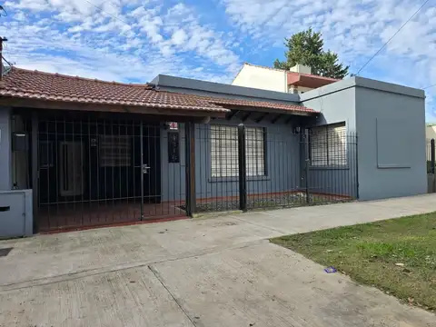 Casa 5 ambientes con 3 baños