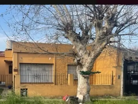 Venta casa 3 ambientes c/ cochera - Jose C Paz