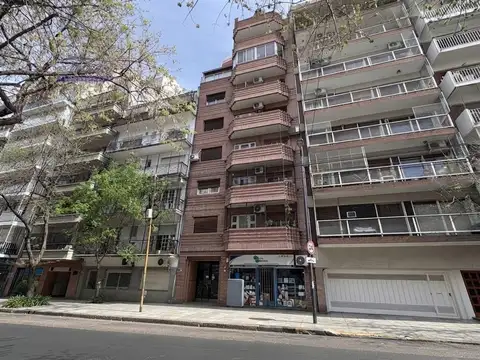 French 2900, Piso 4°