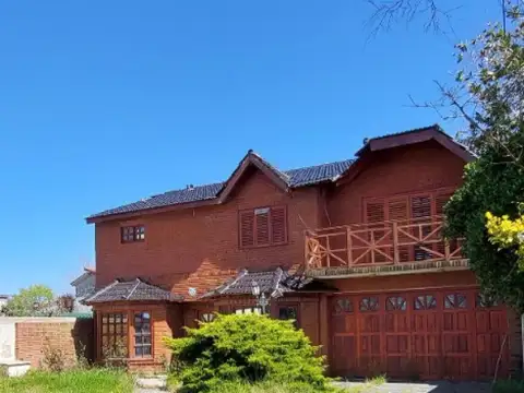 Casa en venta - 4 Dormitorios 2 Baños - Mar del Tuyú