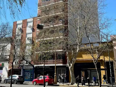 VENTA DEPARTAMENTO 5 AMB. AL FRENTE C/BAL BARRACAS