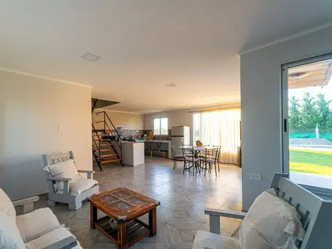 CASA EN VENTA 3 DORMITORIOS PILETA EN TDS 3