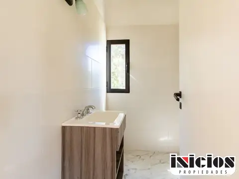 Casa a Metros del Mar -C1030