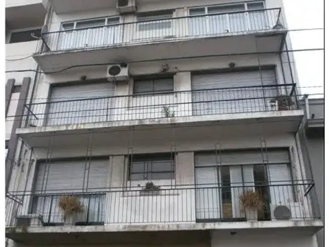 Av Pres Bartolome Mitre 2000, Piso 4°