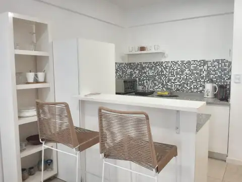 Monoambiente en alquiler amoblado con balcòn, en Balvanera