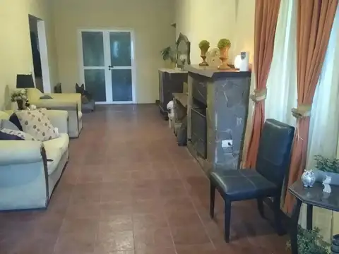 Casa en Venta con 4 cocheras