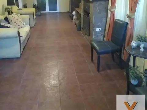 Casa en Venta con 4 cocheras