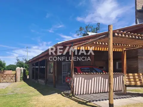 Casa 5 ambientes con 2 baños