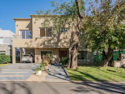 CASA VENTA "HARAS MARIA VICTORIA" MORENO